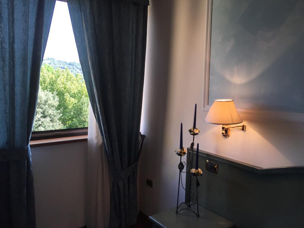 Oscar E Amorina Montegiorgio Room photo