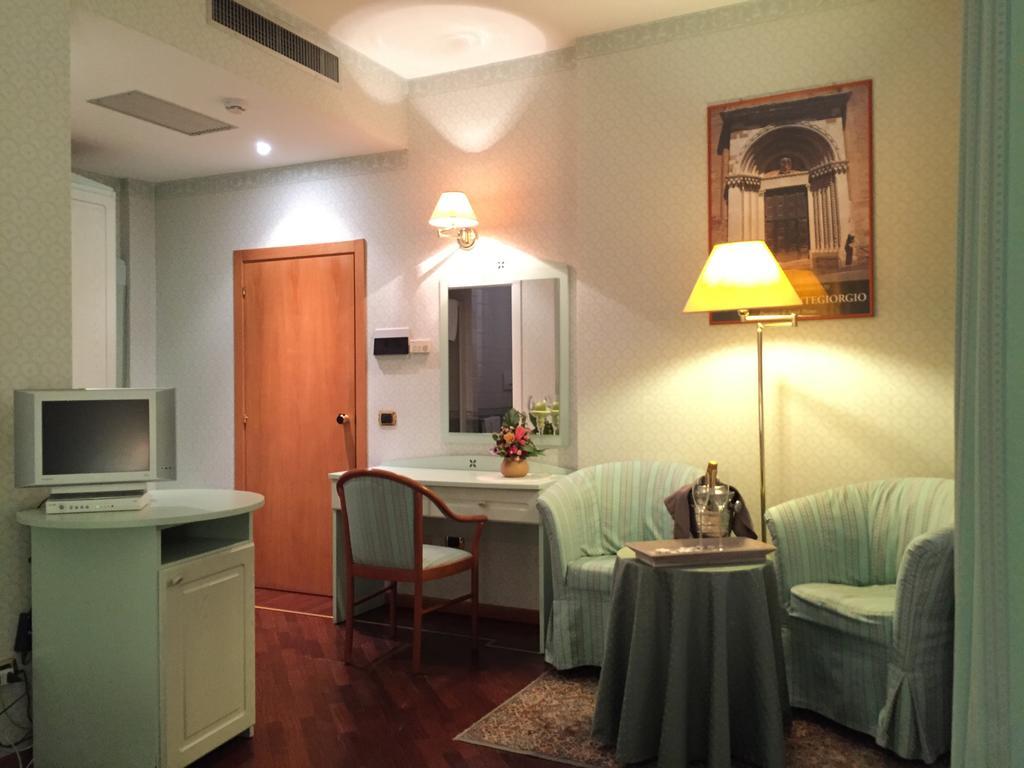 Oscar E Amorina Montegiorgio Room photo